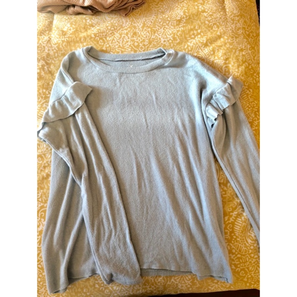 RUFFLE SLEEVE SWEATER!!